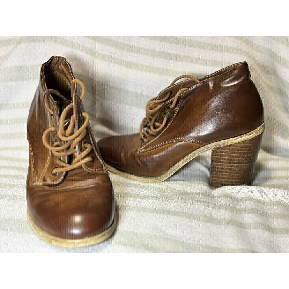 Forever 21 Womens Brown Faux  Leather  Lace Up Wood Block Heel Booties 6.5